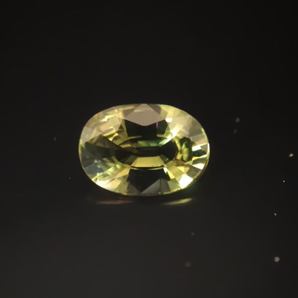 Olive Green Sapphire 4,35 ct. Oval From Thailand