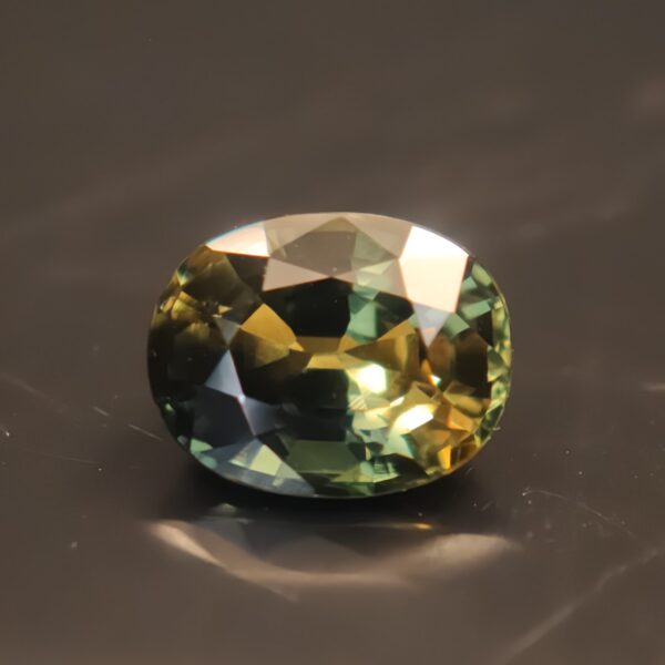 Unheated Parti-Color Sapphire 3.90ct Oval - Thai