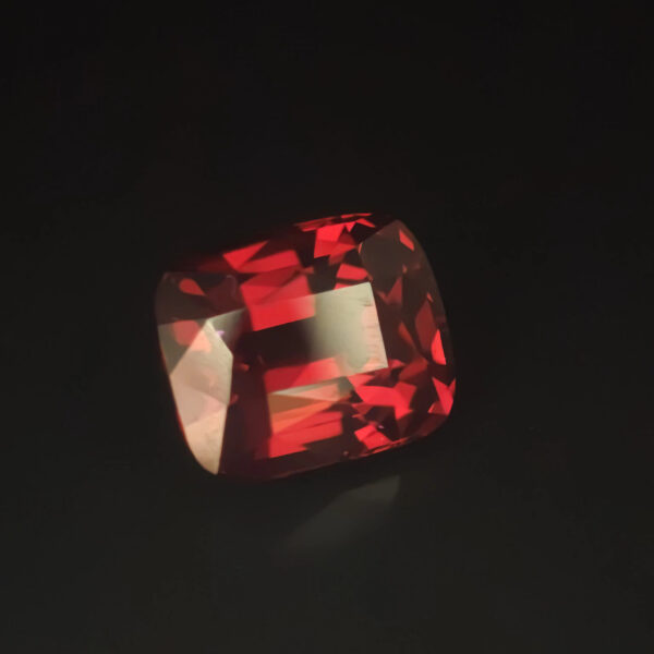 Orangy Red Malaya Garnet 7.14ct - Sri Lanka