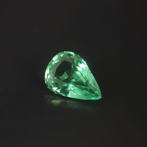 Minor Oiled Green Emerald 0.63ct Pear - Zambia
